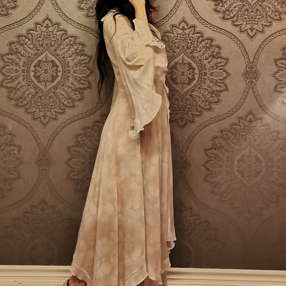 NWOT BCBG MaxAzria silk blend dress - Picture 4 of 13